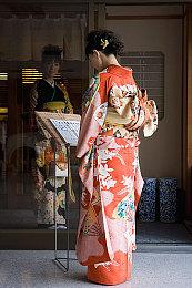 恶搞游戏《再不吃寿司会死掉！》续作新演示公开